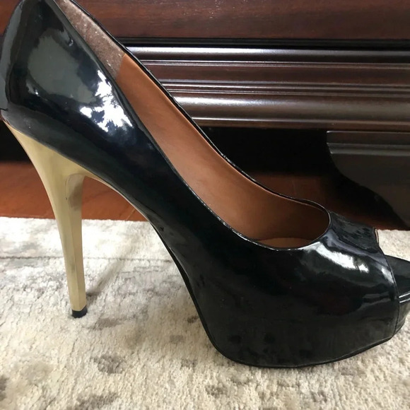 Steve Madden Black with Gold Heels - Picture 2 of 7